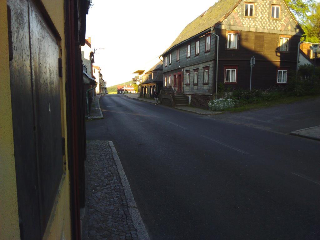 Jiretinska Chaloupka * Jiretin pod Jedlovou